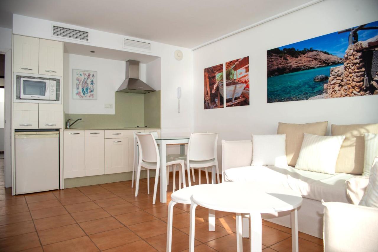 Apartamentos Llobet Ibiza Екстериор снимка
