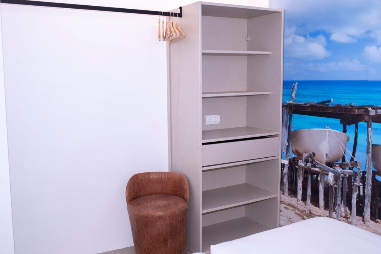 Apartamentos Llobet Ibiza Екстериор снимка