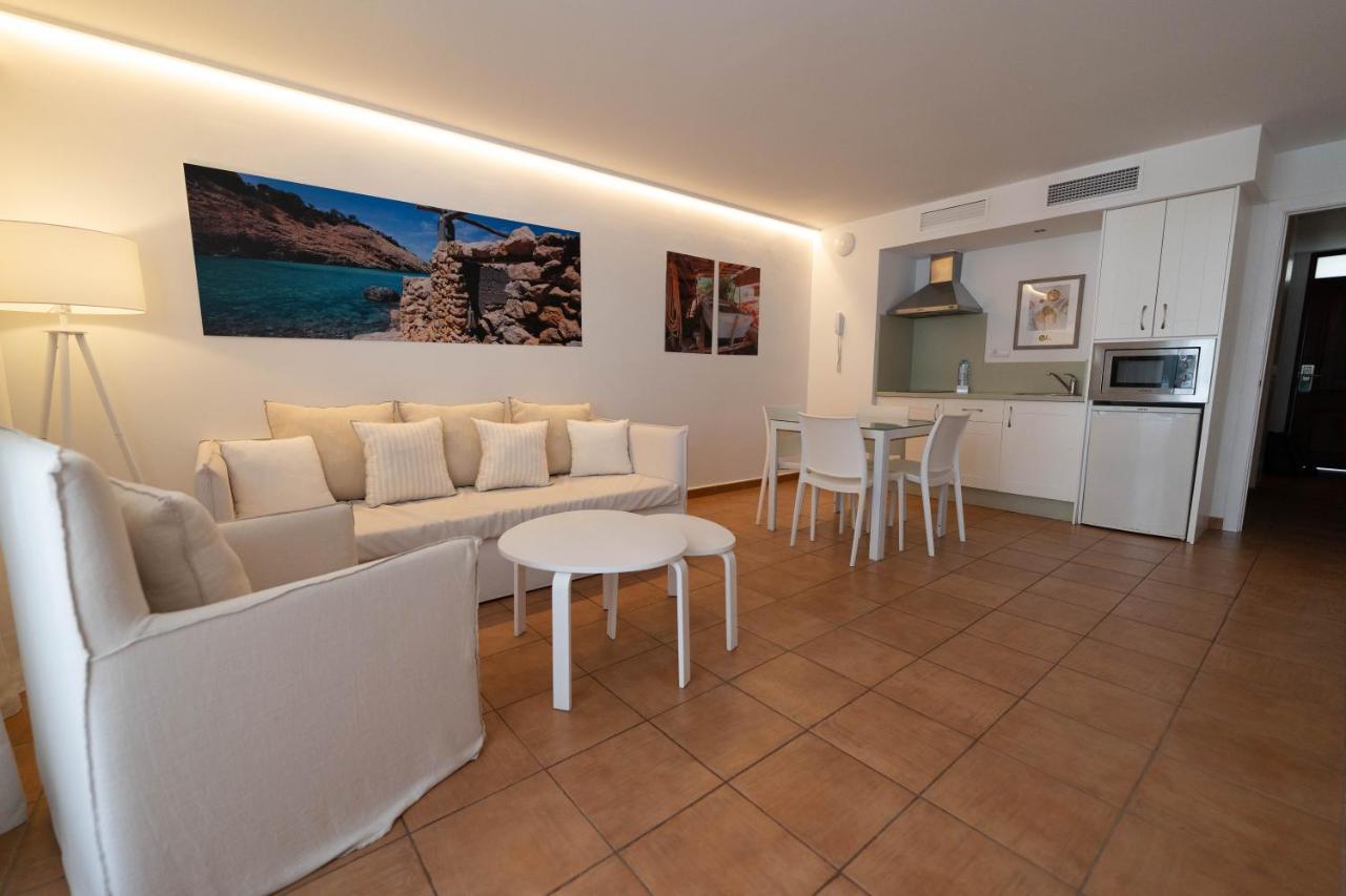 Apartamentos Llobet Ibiza Екстериор снимка