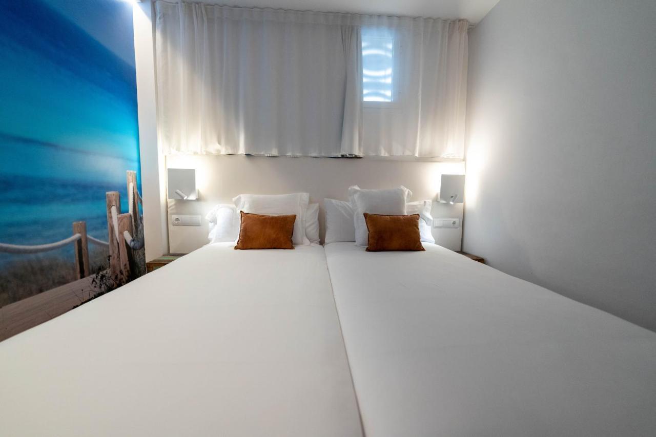 Apartamentos Llobet Ibiza Екстериор снимка