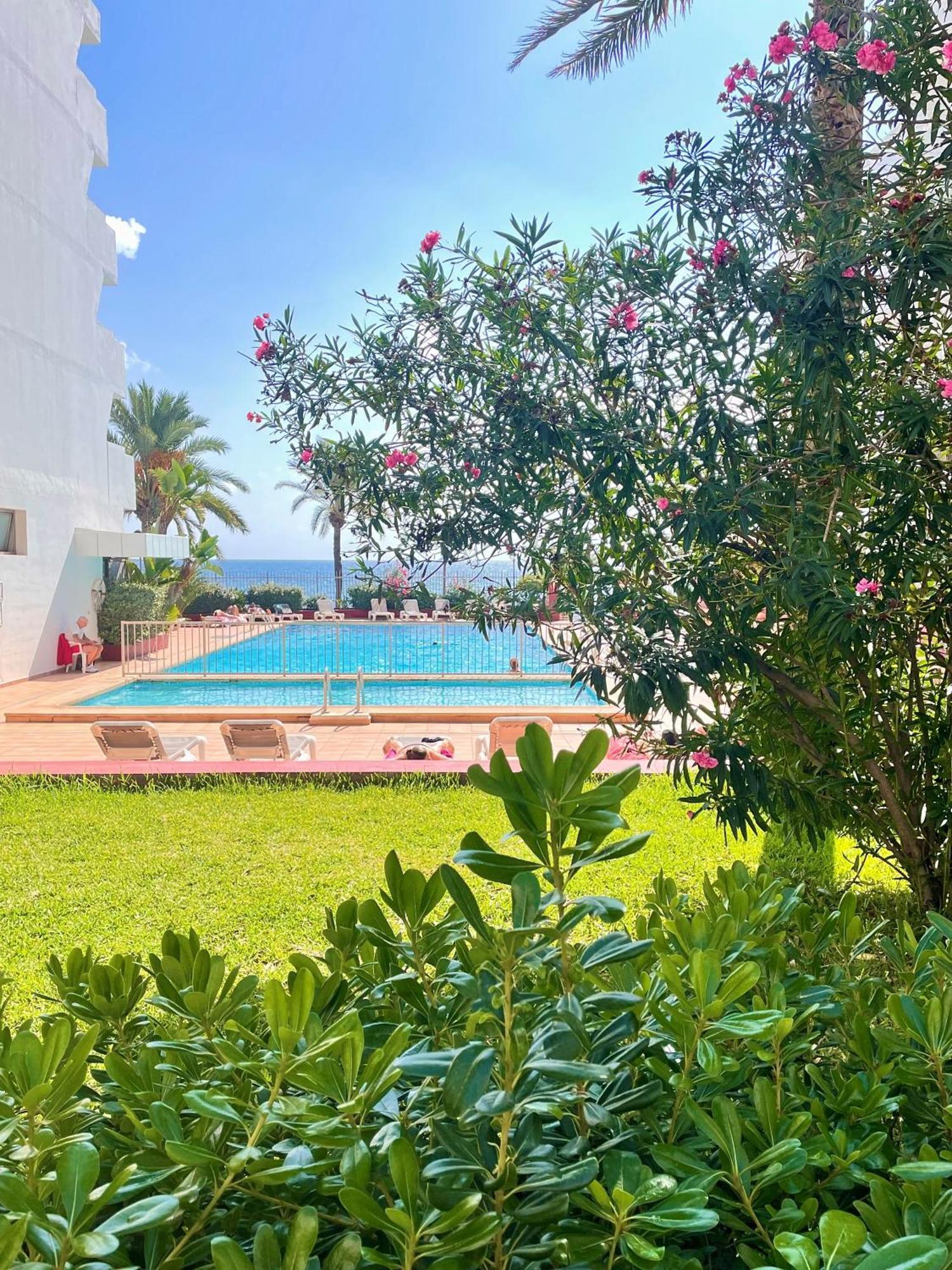 Apartamentos Llobet Ibiza Екстериор снимка