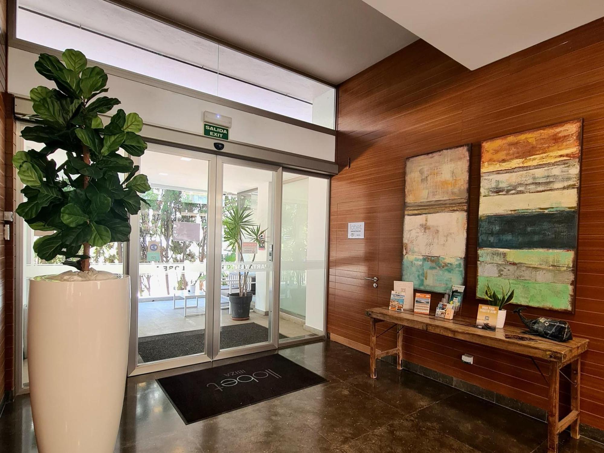 Apartamentos Llobet Ibiza Екстериор снимка