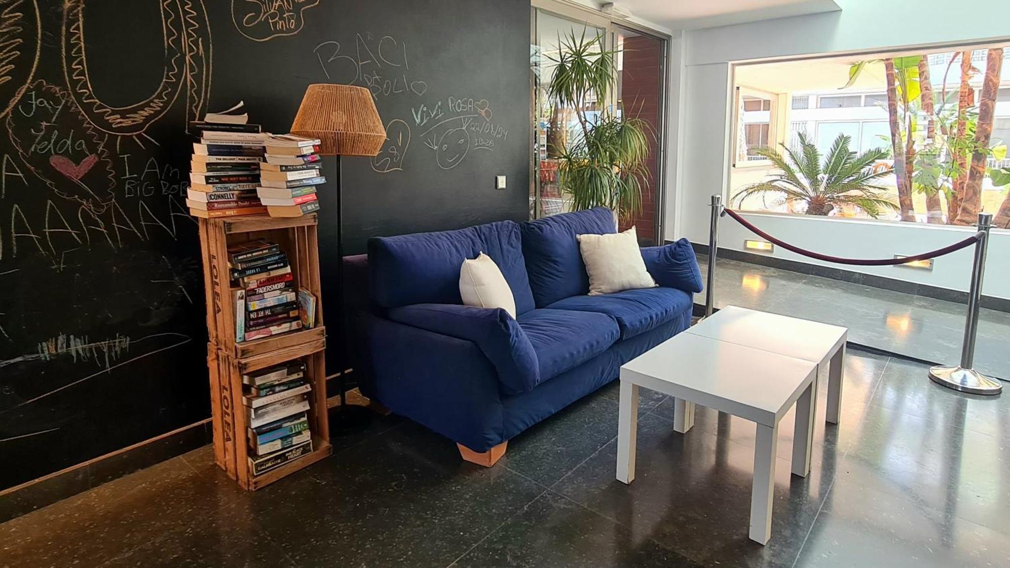 Apartamentos Llobet Ibiza Екстериор снимка