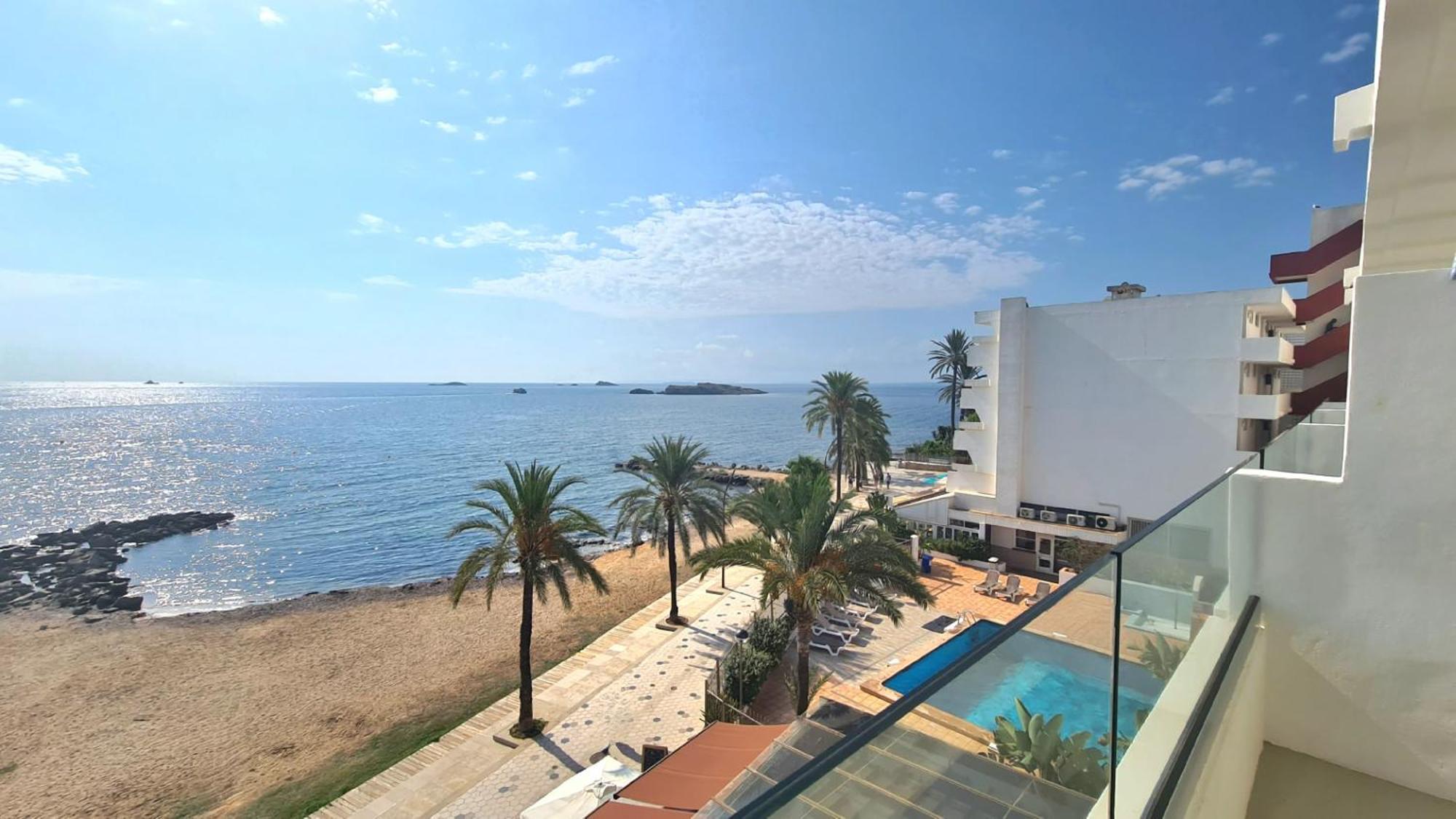 Apartamentos Llobet Ibiza Екстериор снимка